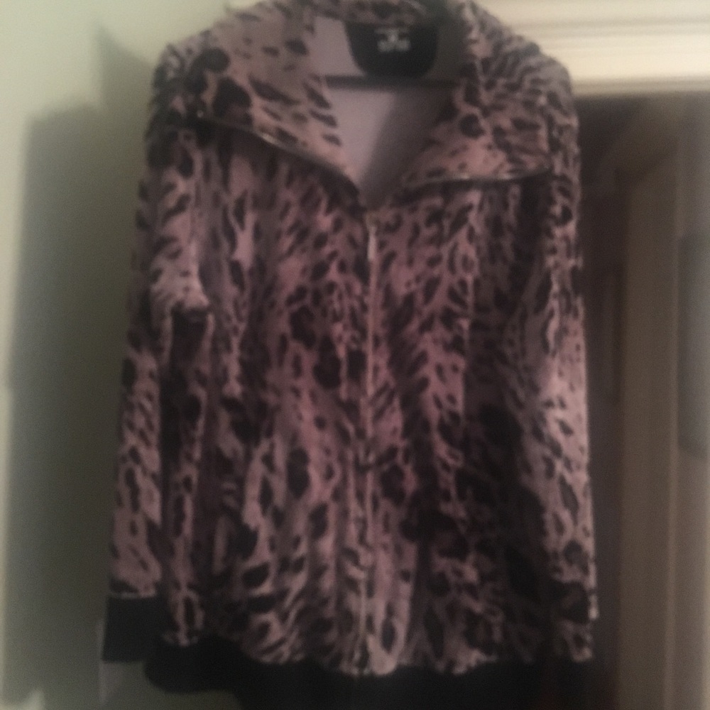 BEAUTIFUL ANIMAL PRINT JACKET